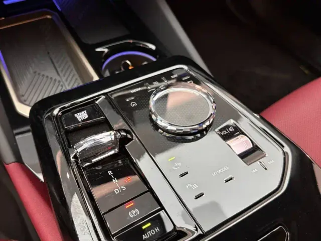 BMW 5 Series — Фото автомобиля 16