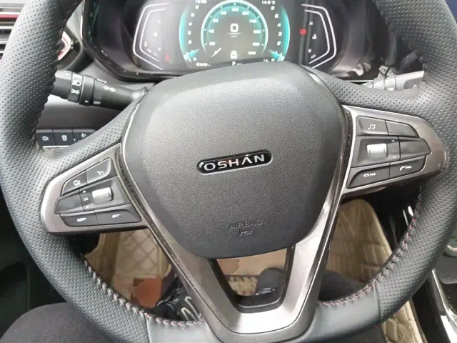 Changan Oushang X5 — Фото автомобиля 10