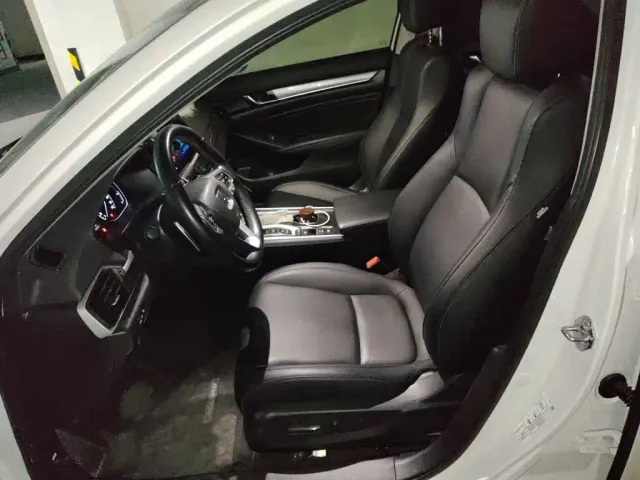 Honda Accord — Фото автомобиля 16