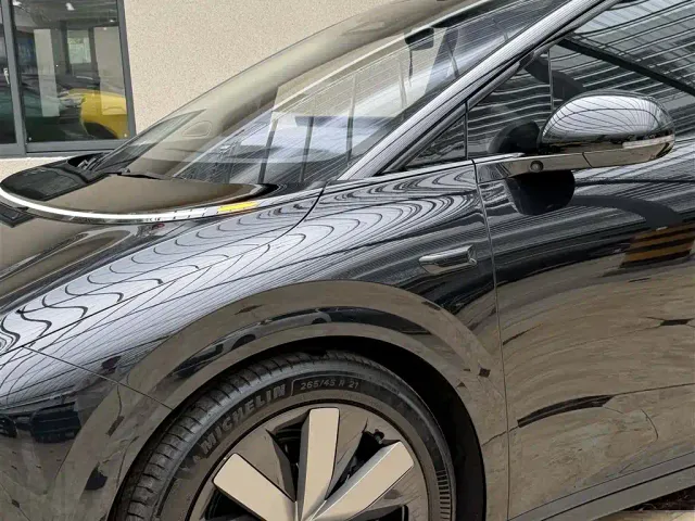 Li Auto i8 — Фото автомобиля 13