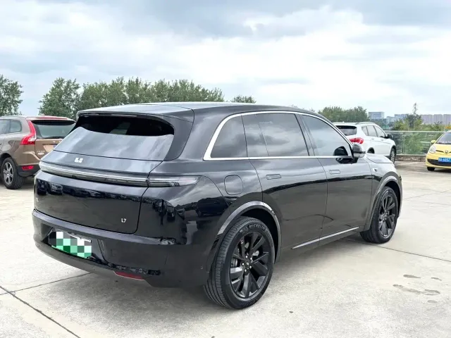 Li Auto L7 — Фото автомобиля 7