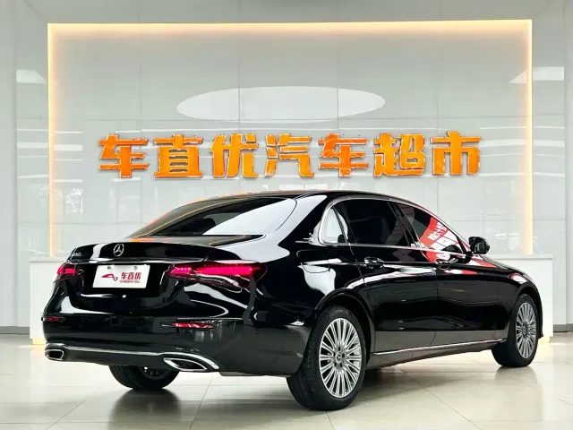 Mercedes-Benz E-Class — Фото автомобиля 5