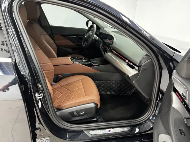 BMW 5 Series — Фото автомобиля 25