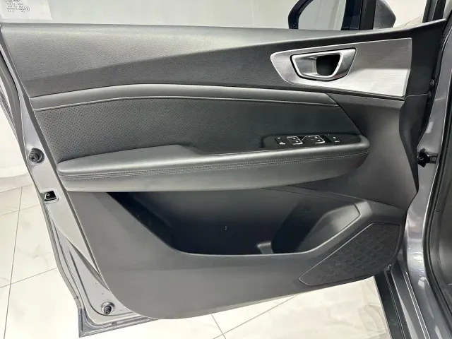 Wuling Jiachen — Фото автомобиля 8