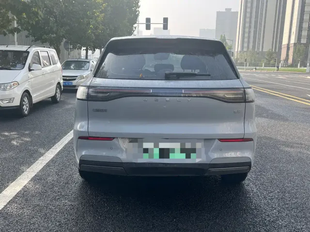 Geely Galaxy E5 — Фото автомобиля 8