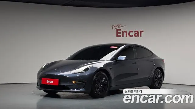 Фотография автомобиля — Tesla Model 3