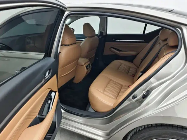 Nissan Teana — Фото автомобиля 8