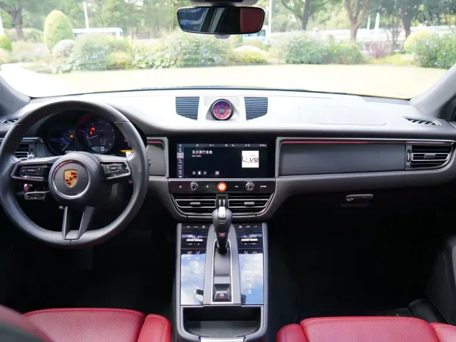 Porsche Macan — Фото автомобиля 10