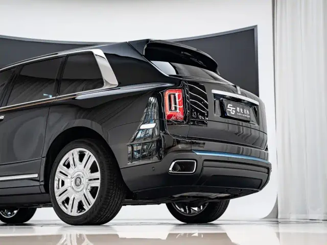 Rolls-Royce Cullinan — Фото автомобиля 20
