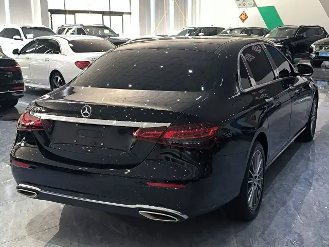 Mercedes-Benz E-Class — Фото автомобиля 8