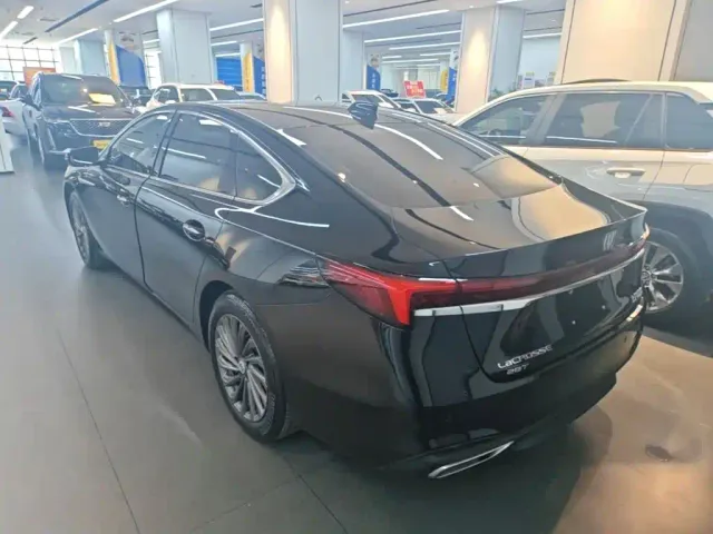Buick LaCrosse — Фото автомобиля 4