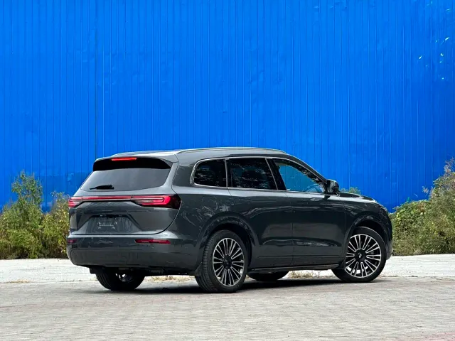 Aito M7 — Фото автомобиля 5