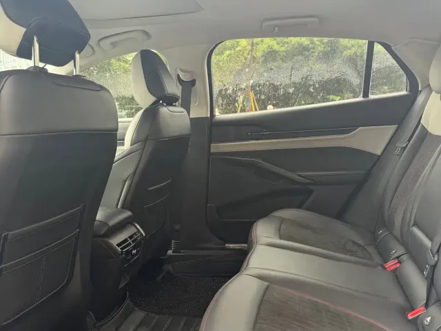 Ford Mondeo — Фото автомобиля 10