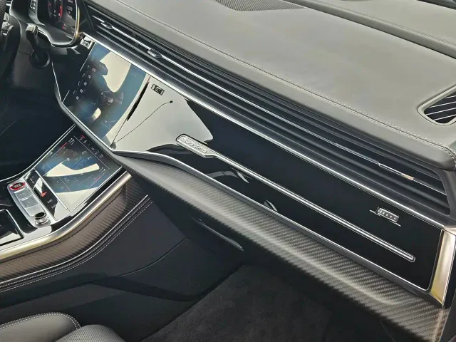 Audi SQ7 — Фото автомобиля 19