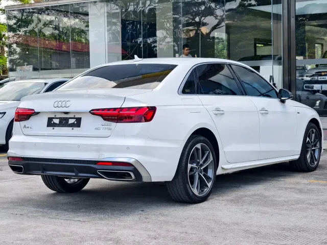 Audi A4L — Фото автомобиля 7