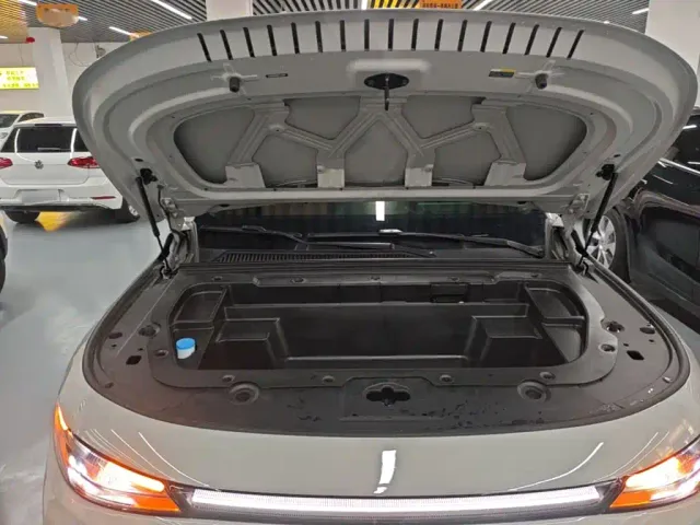 Leapmotor C10 — Фото автомобиля 19