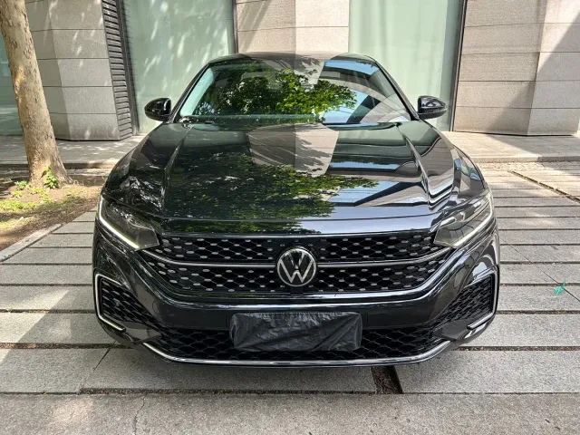 Volkswagen Passat — Фото автомобиля 2