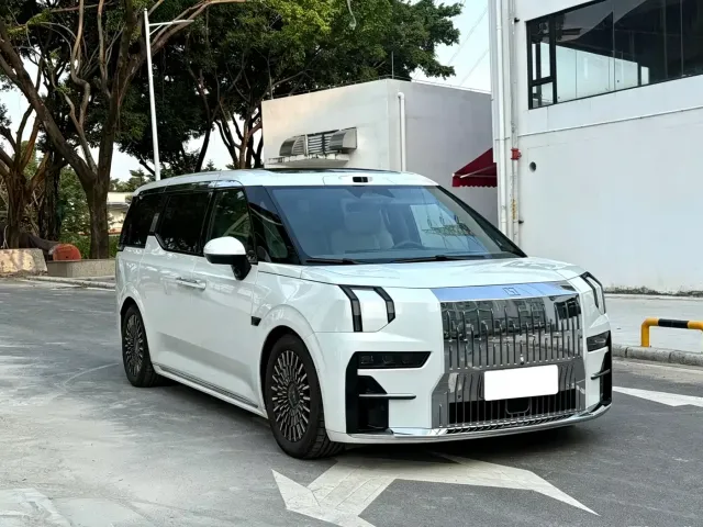 ZEEKR Zeekr 009 2024 7-Seat Aisle AWD Version 108kWh — Фото автомобиля 3