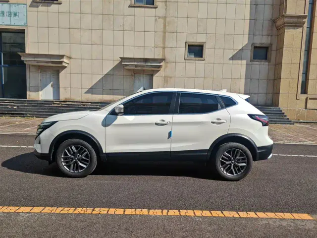 Nissan Qashqai — Фото автомобиля 4
