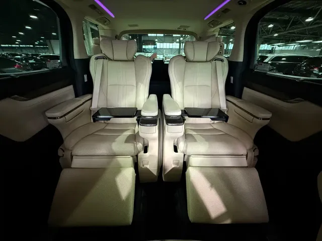 Toyota Vellfire — Фото автомобиля 13