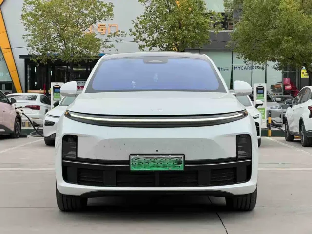 Li Auto L7 — Фото автомобиля 2