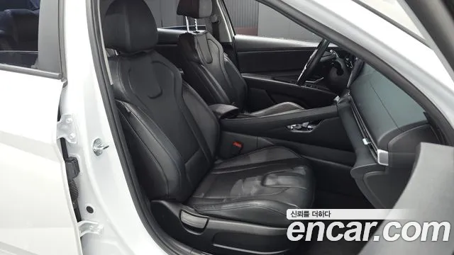 Hyundai Avante CN7 — Фото автомобиля 16