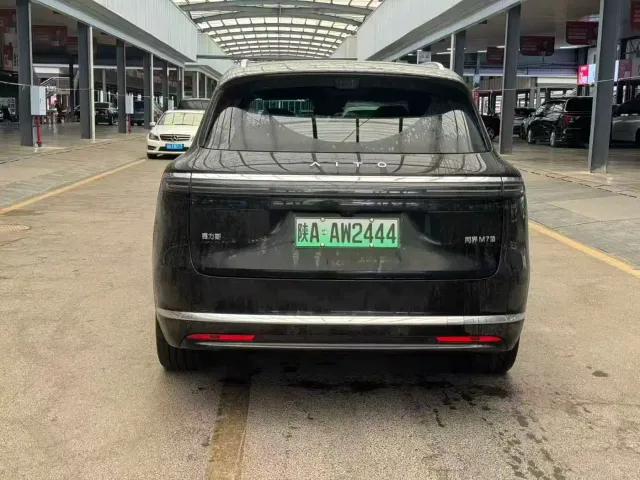 Aito M7 — Фото автомобиля 8