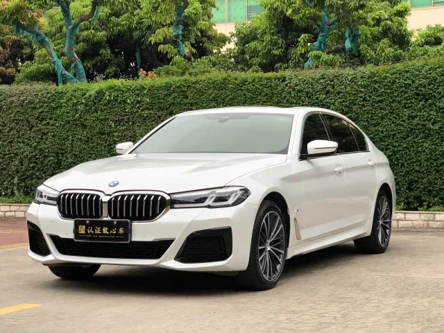 Фотография автомобиля — BMW 5 Series