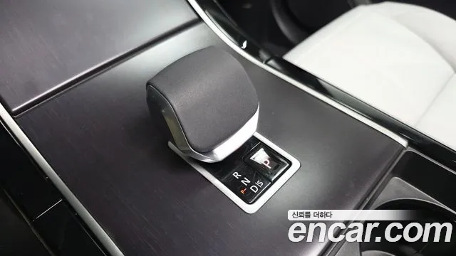 Land Rover Range Rover Velar — Фото автомобиля 9