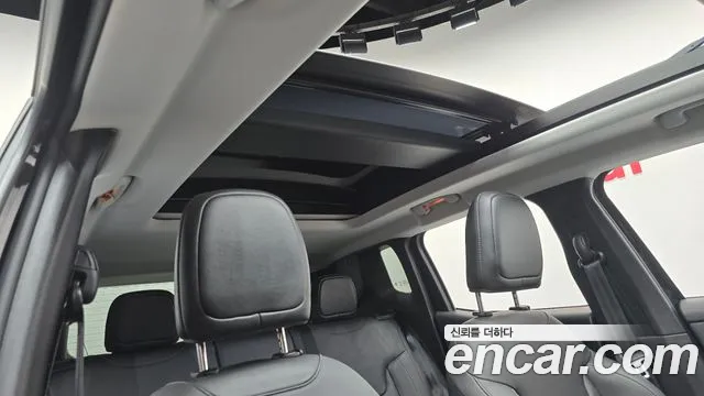 Jeep Renegade — Фото автомобиля 18