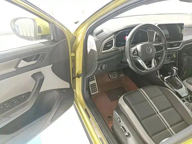 Volkswagen T-Roc — Фото автомобиля 15