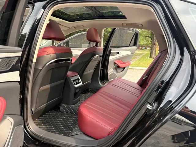 Hongqi H5 — Фото автомобиля 5