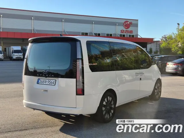 Hyundai Staria — Фото автомобиля 2