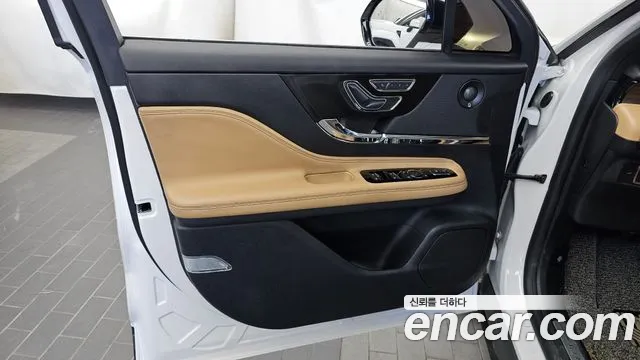 Lincoln Corsair — Фото автомобиля 24