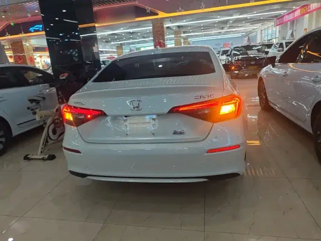 Honda Civic — Фото автомобиля 5