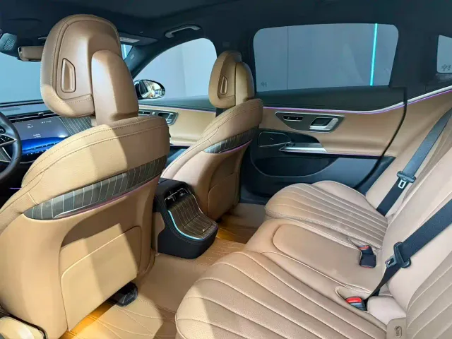 Mercedes-Benz E-Class — Фото автомобиля 10