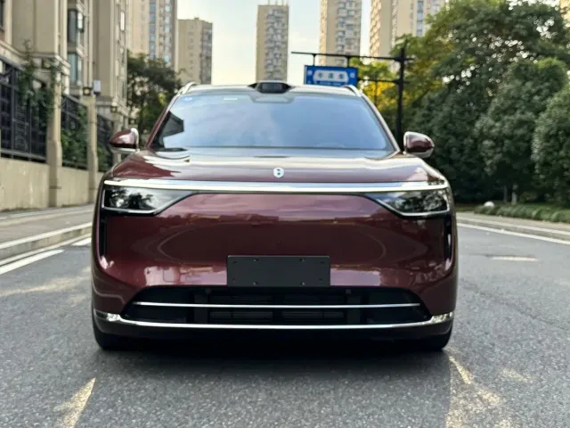 Aito M8 — Фото автомобиля 2