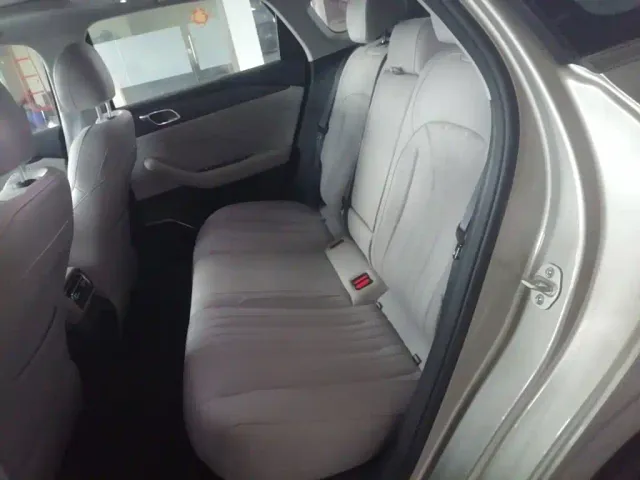 Geely Galaxy Stellar 6 — Фото автомобиля 16