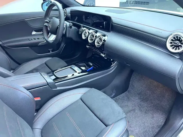 Mercedes-Benz A-Class — Фото автомобиля 10