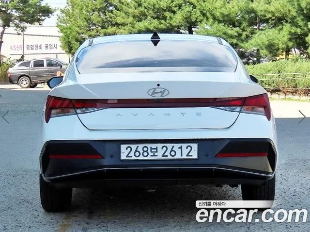 Hyundai Avante CN7 — Фото автомобиля 4