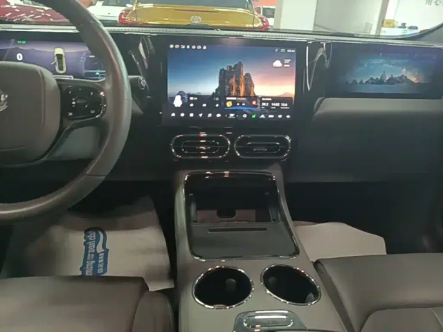 Leapmotor C01 — Фото автомобиля 12