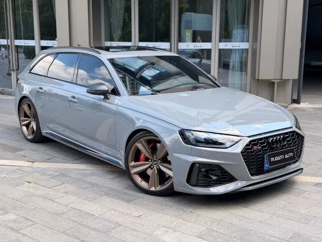 Audi RS 4 — Фото автомобиля 9