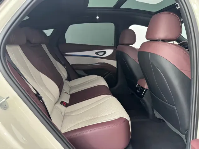 BYD Seal 07 DM-i — Фото автомобиля 12