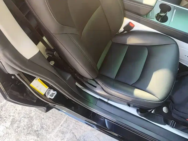 Tesla Model 3 — Фото автомобиля 24