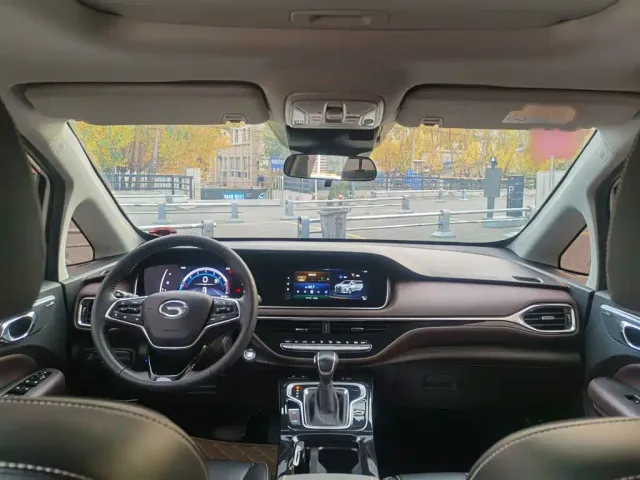 GAC Trumpchi M6 — Фото автомобиля 19
