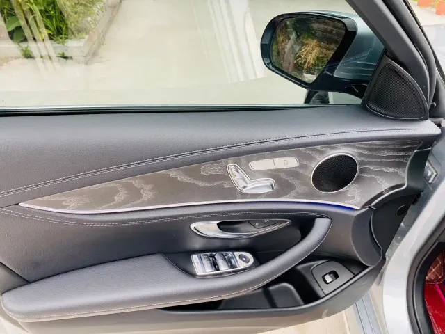 Mercedes-Benz E-Class — Фото автомобиля 9