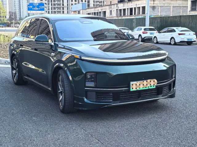 Li Auto Li L8 2023 Pro — Фото автомобиля 3