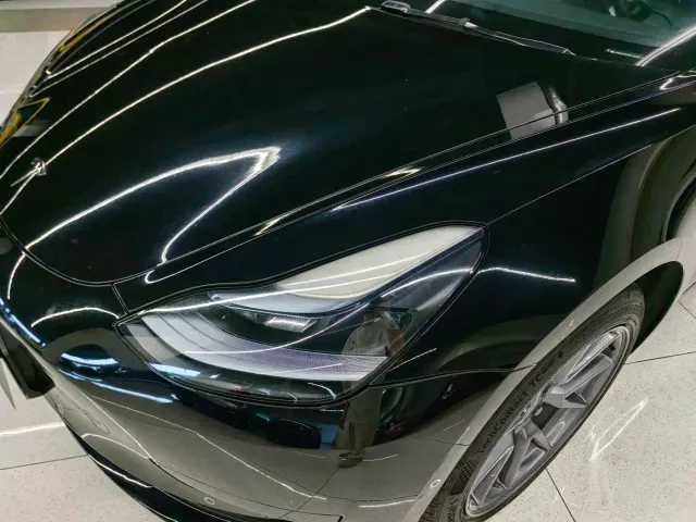 Tesla Model 3 — Фото автомобиля 13