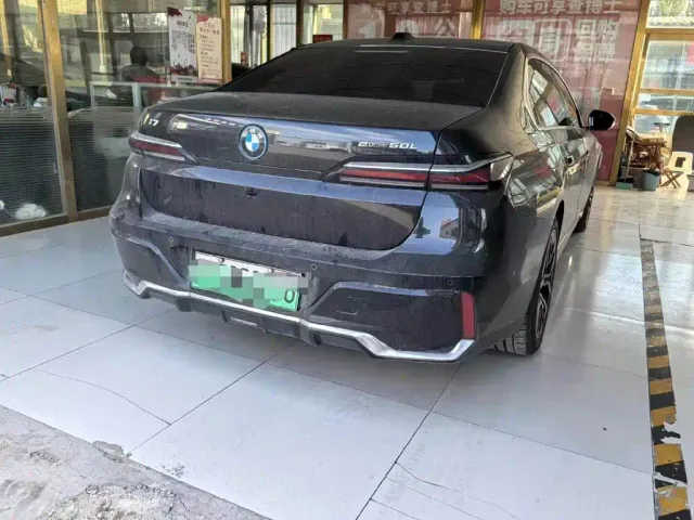 BMW i7 — Фото автомобиля 8