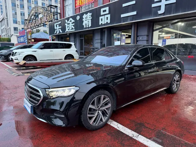 Mercedes-Benz E-Class — Фото автомобиля 2